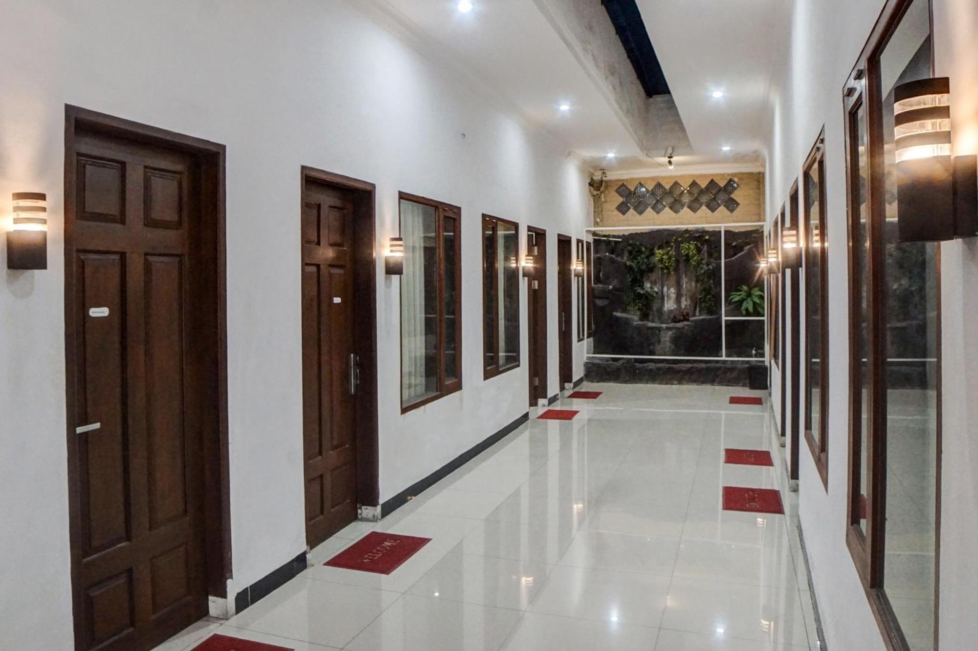Oyo 92638 Jr Residence Syariah Medan Exterior foto